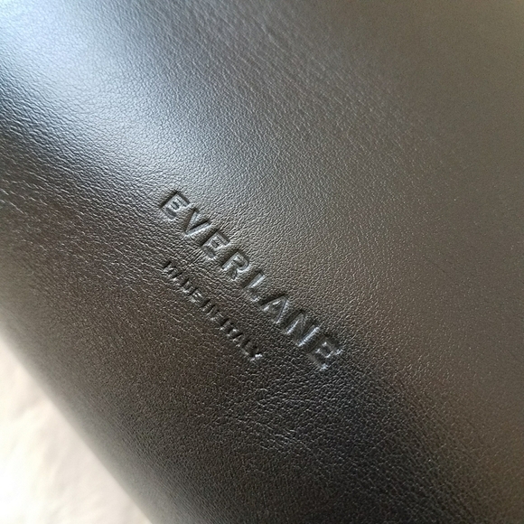 EVERLANE The Form Leather Tote Bag - Picture 10 of 11